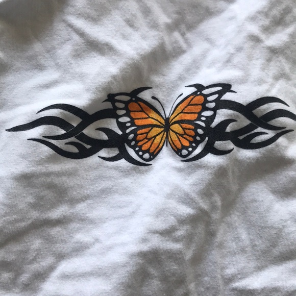 A cropped tank top - Picture 3 of 3